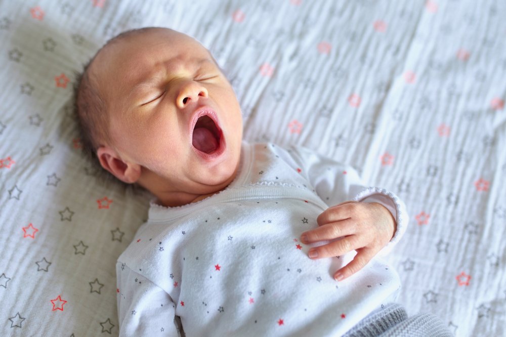 Что заставляет младенцев зевать?