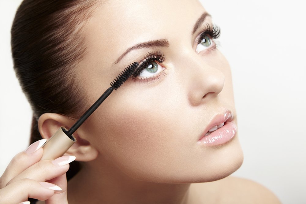 Как правильно наносить макияж на глаза и брови