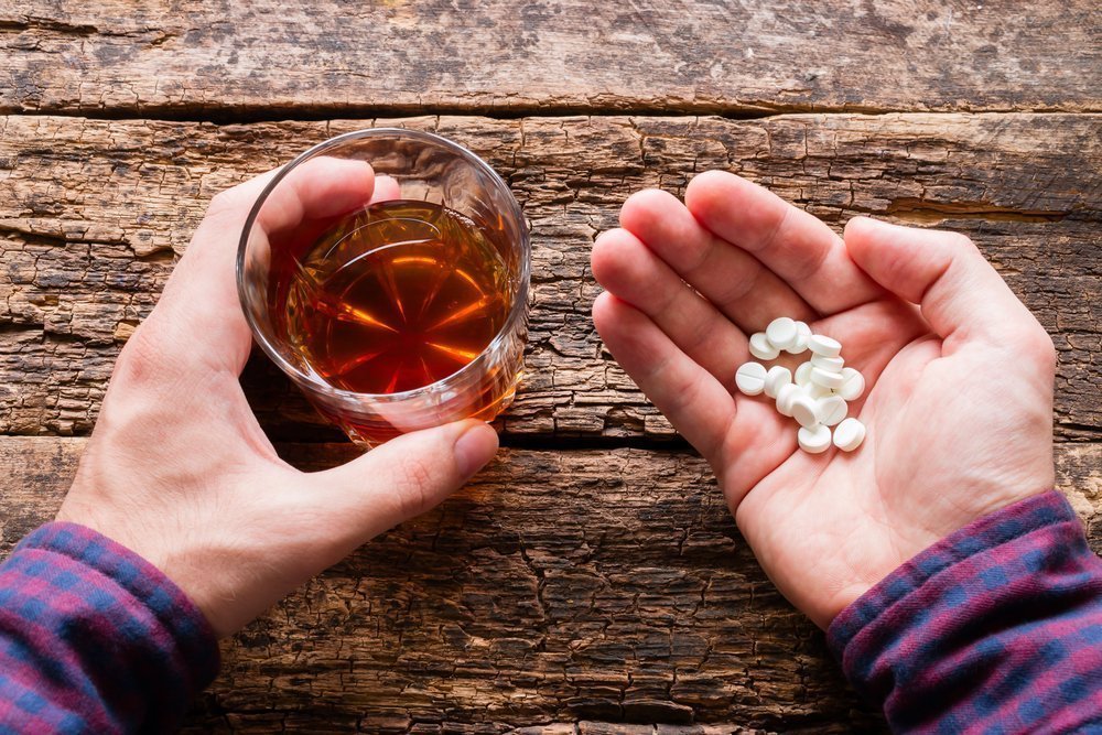 Какие лекарства помогают бороться с тягой к спиртному