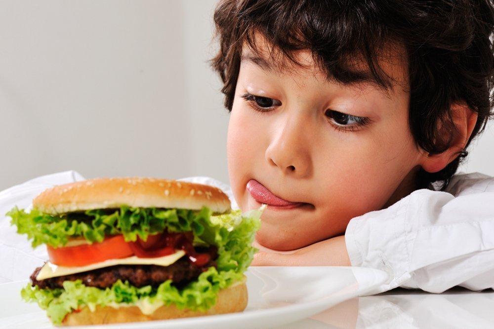 Дети любят «Макдоналдс», потому что в продуктах есть добавки, вызывающие привыкание