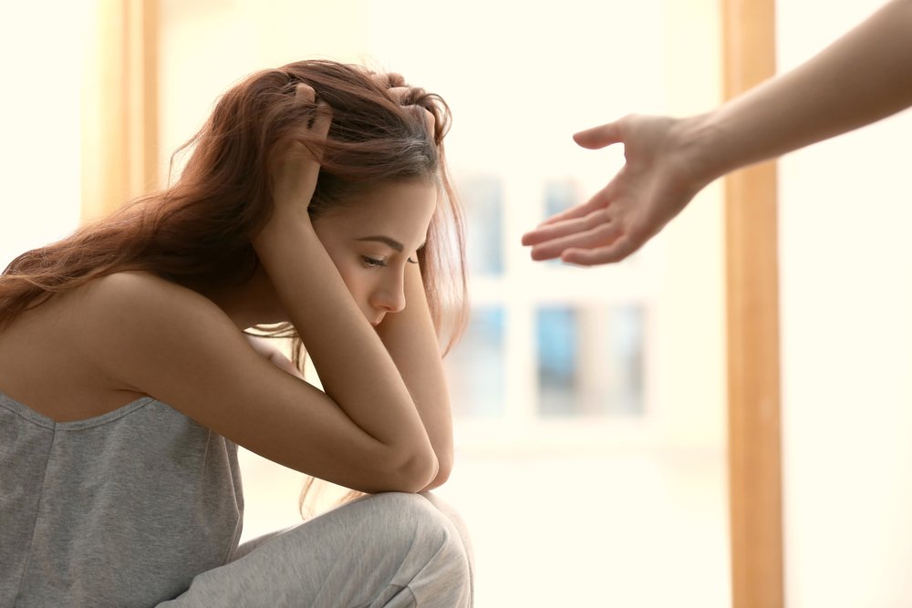 Как лечить депрессию: самостоятельно или при помощи психотерапии?