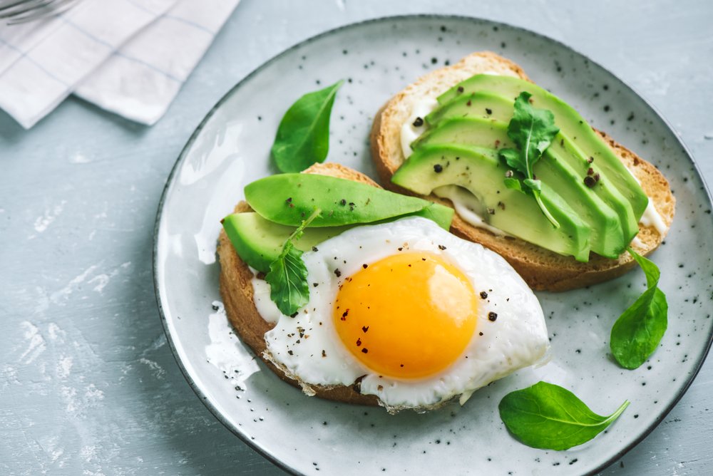Из чего состоит основное меню яичной диеты?