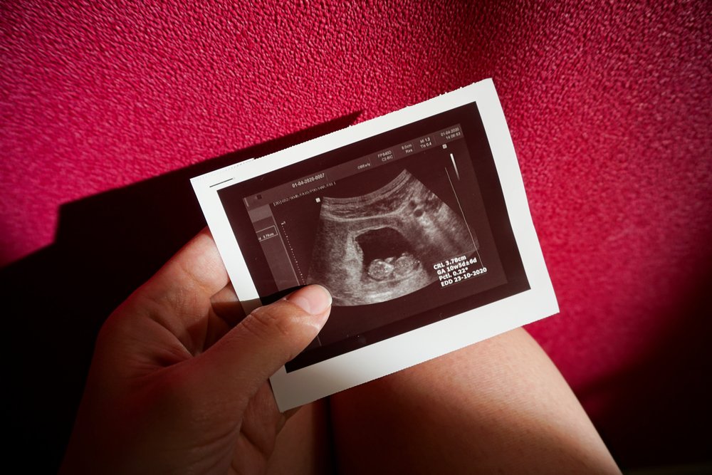13 недель беременности: что происходит с малышом?