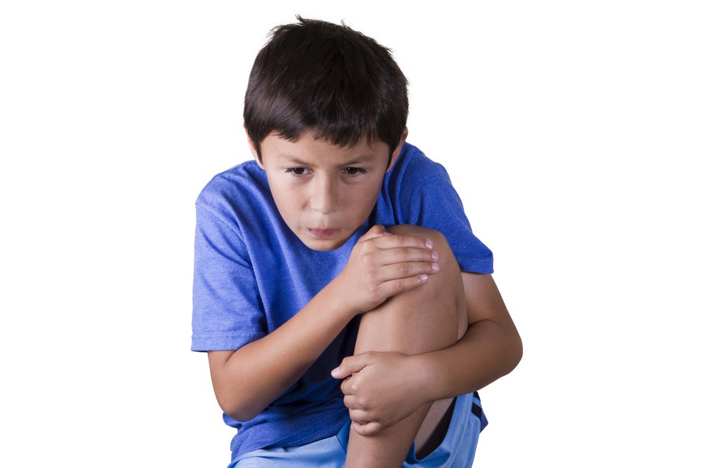 Дети часто падают: можно ли обрабатывать раны Мирамистином или Банеоцином?