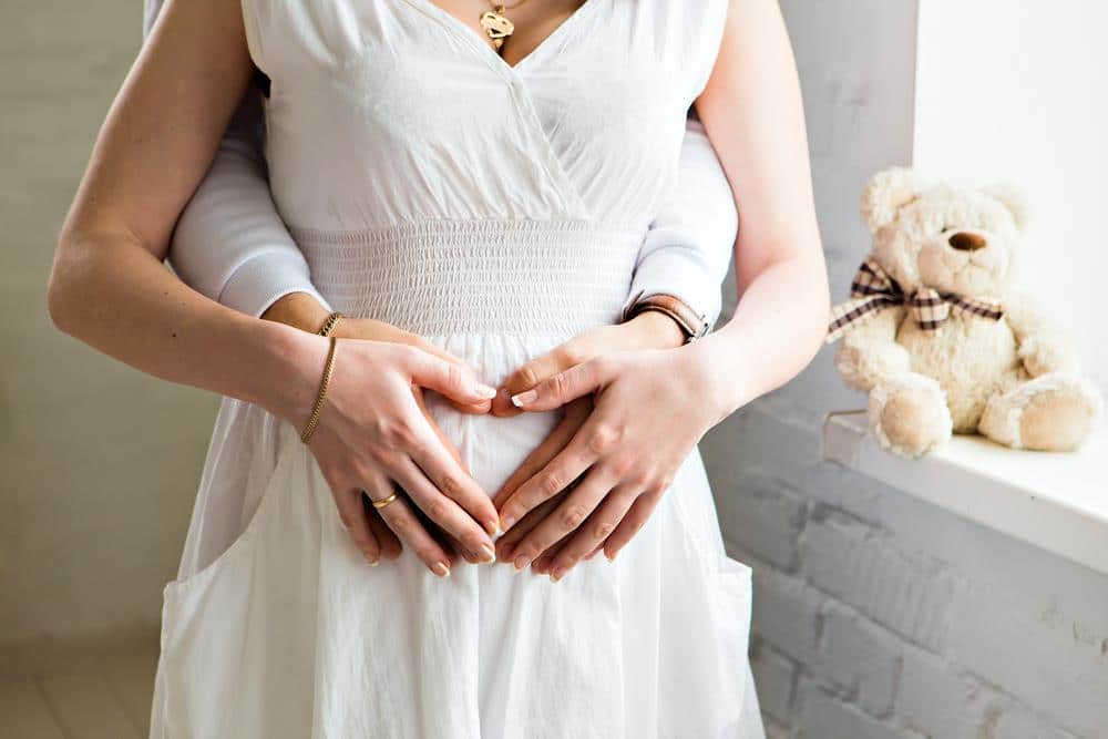 Отношения в семье: возможен ли критус во время беременности?