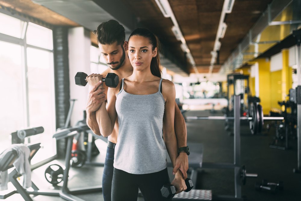 Женщины и гантели: можно ли женщинам тренироваться с тяжестями