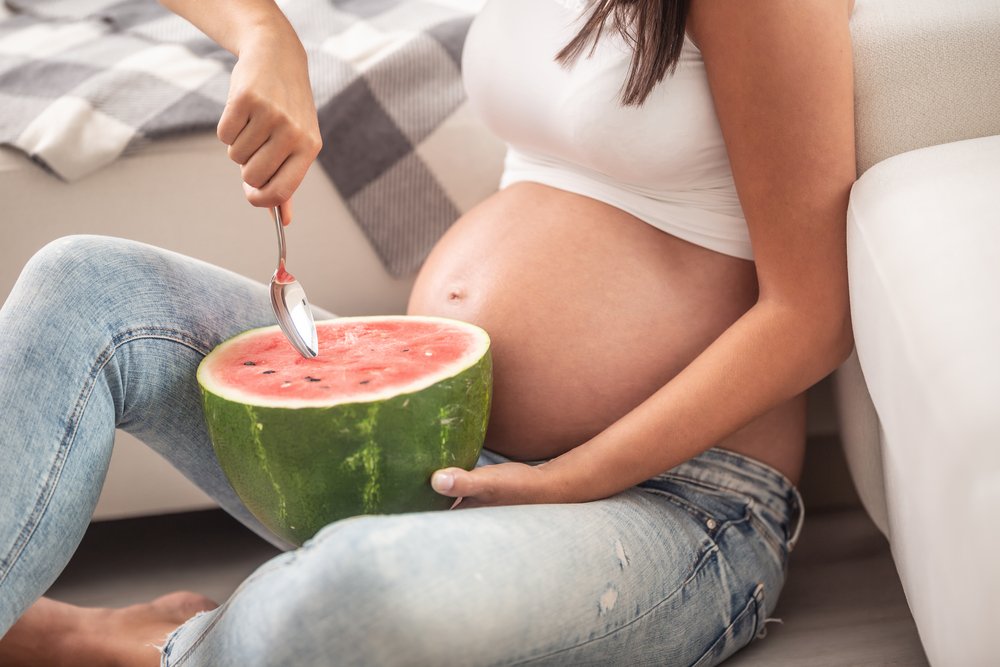 Арбуз при беременности: можно или нет?