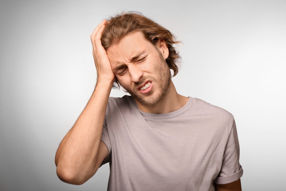 Главные причины и сопутствующие симптомы головной боли