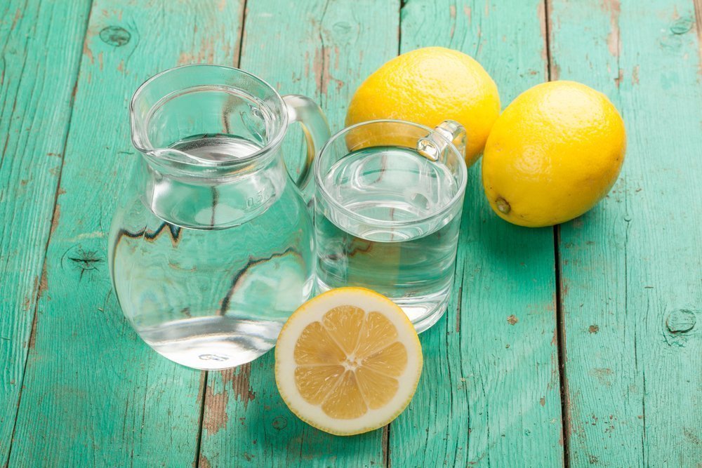 4. Вода с лимоном