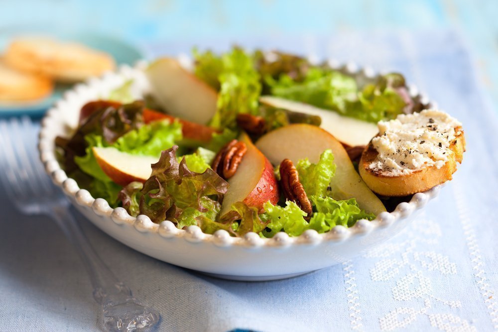 Рецепты для похудения: салат с кальмарами и грушей