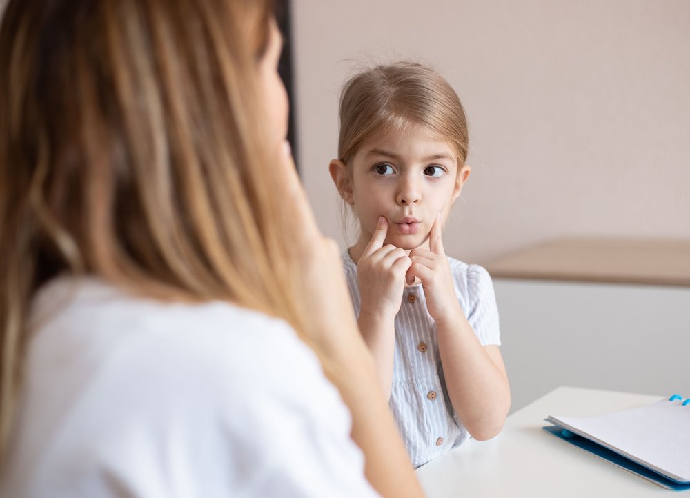 Признаки апраксии речи у ребёнка