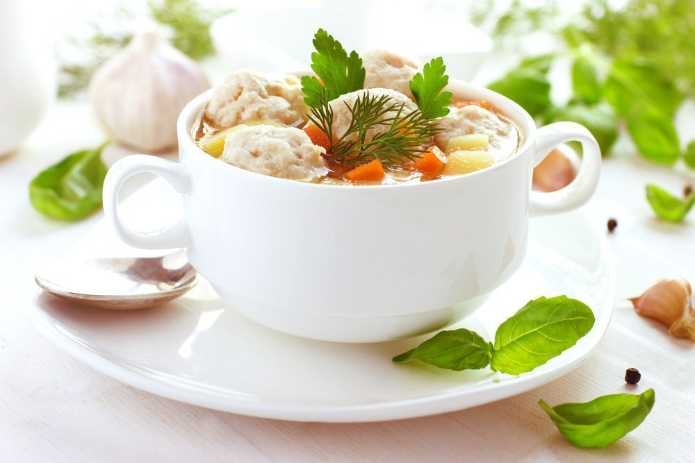 Кокосовый суп с фрикадельками и морепродуктами