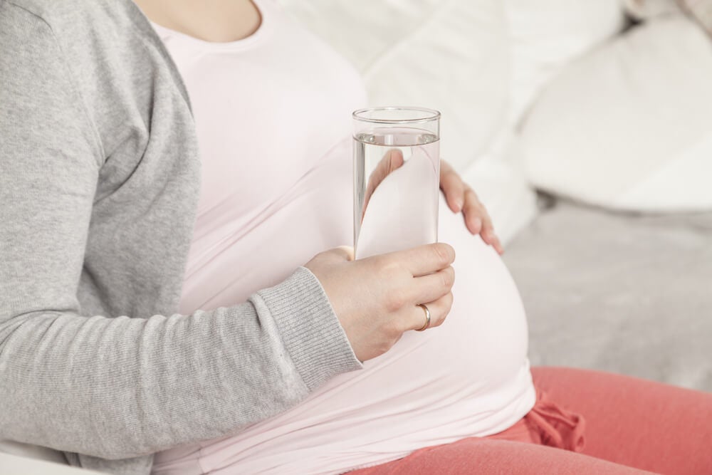 Необходимость воды при беременности