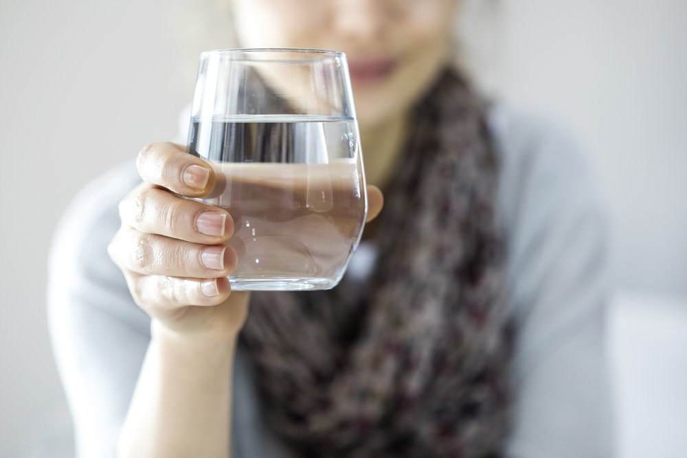 Сила привычки пить в жару много воды