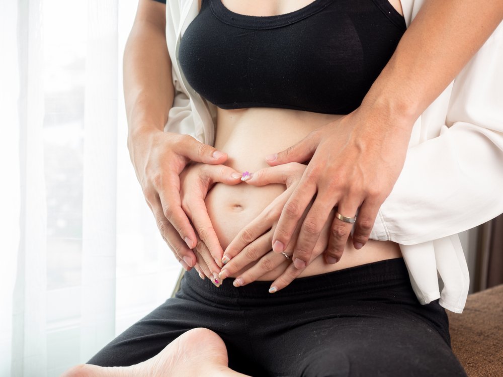 На каком месяце беременности появляется живот?