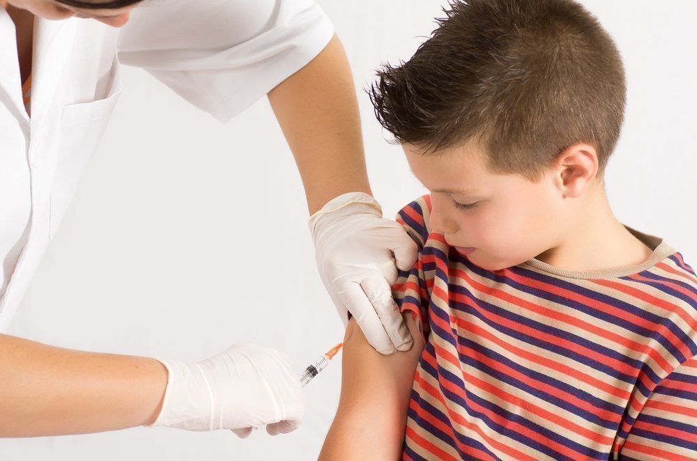 Прививка от гриппа обязательна для школьников thumbnail