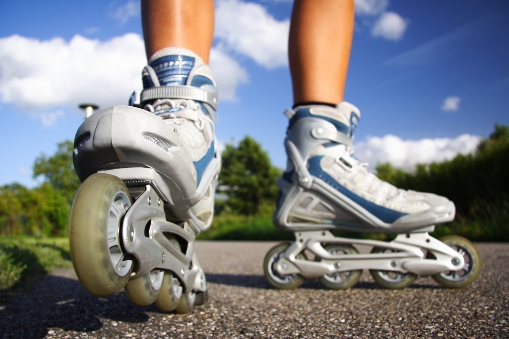 Активные фитнес-тренировки: велосипед и ролики