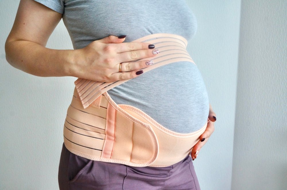 Как надевать пояс-бандаж для беременных?