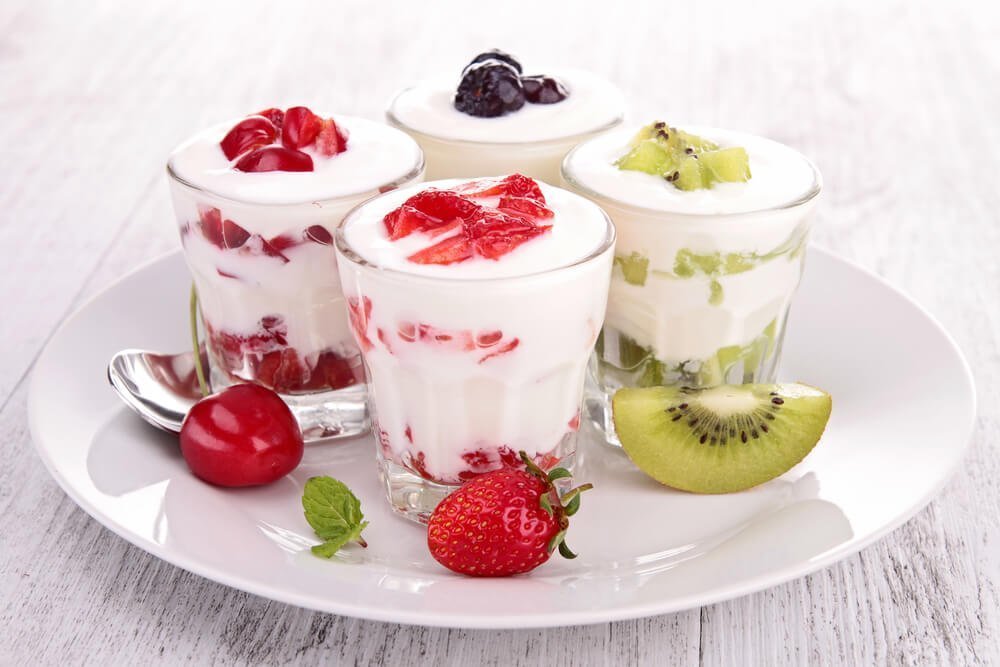 Йогурты с фруктами: полезный продукт?