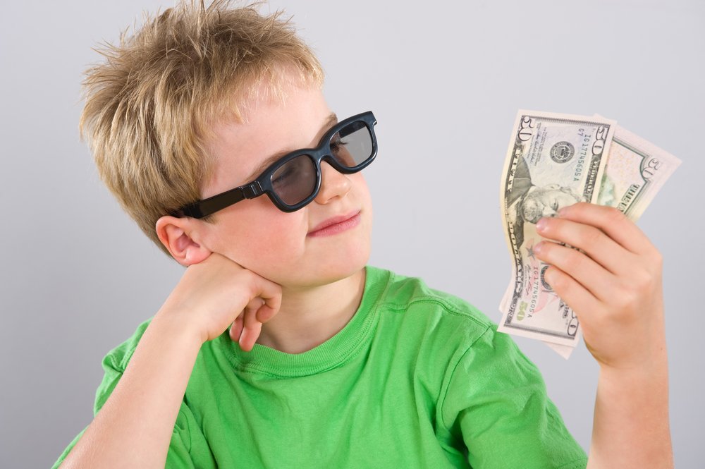 Зарабатывать в интернете подростку 15 лет. Подросток с деньгами. Школьник с деньгами. Родители и деньги. Дети и деньги.