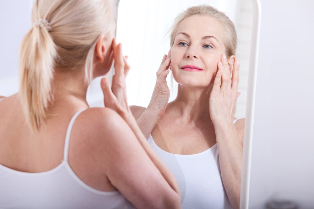 Старение, агрессивная косметика и другие причины обезвоживания кожи