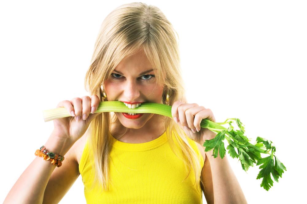 Не заменяйте овощами и фруктами полноценный прием пищи