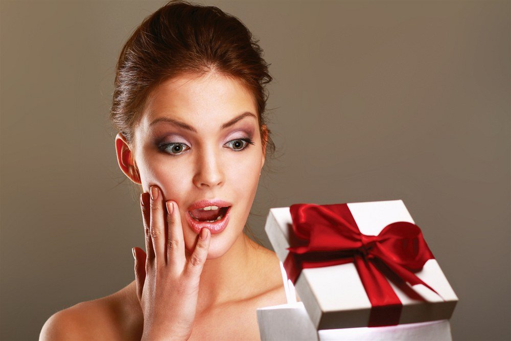Подарки: положительные эмоции или проверка отношений?
