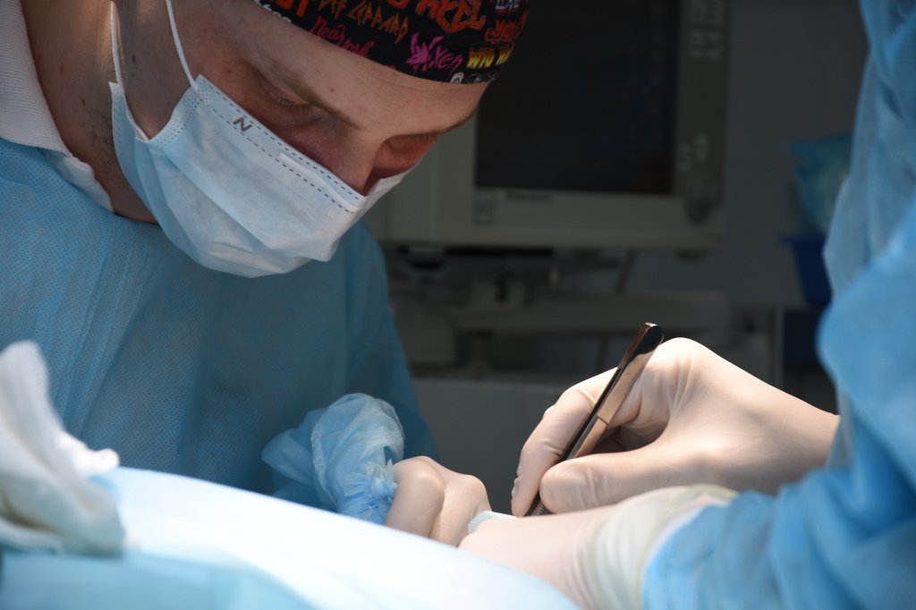 В любой непонятной ситуации — в челюстно-лицевую хирургию…