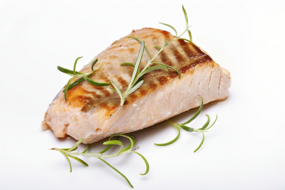 Рецепты с рыбой: запеченный тунец с грецкими орехами