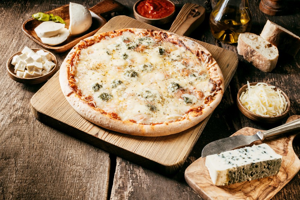 Классический рецепт пиццы «4 сыра»