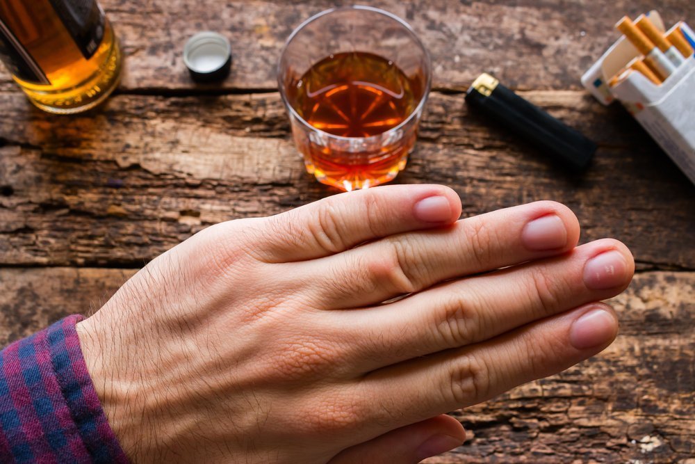 Вредные привычки — враги сердца: курение и алкоголь