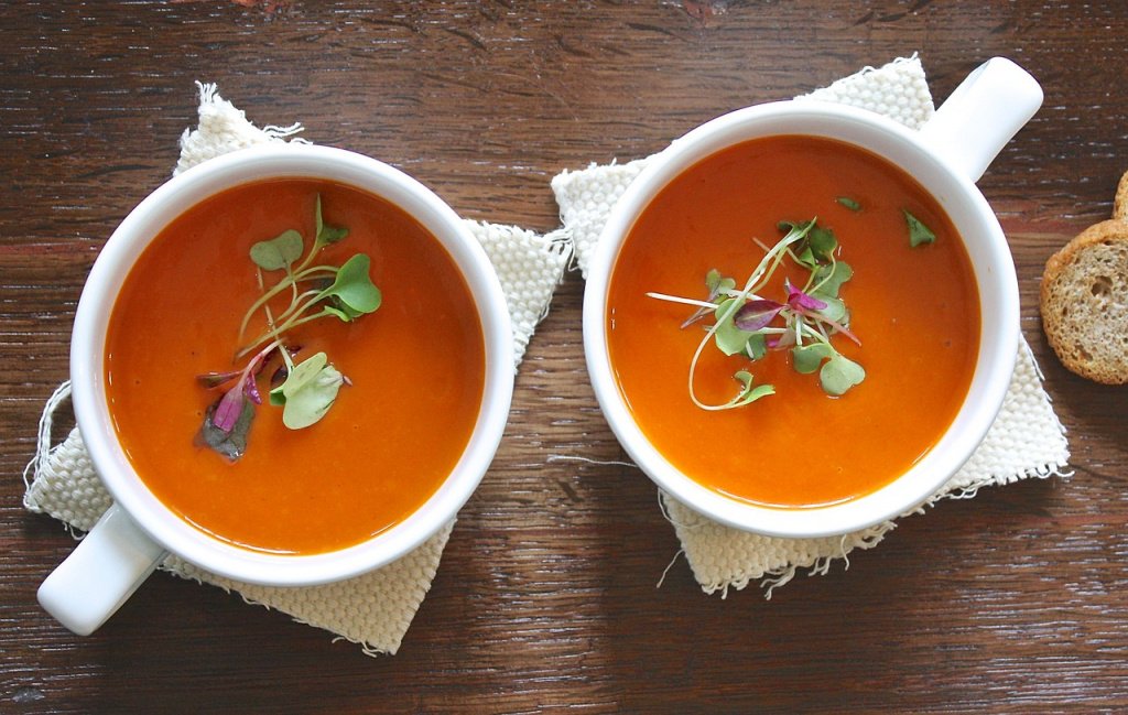 Простой рецепт томатного супа с лапшой