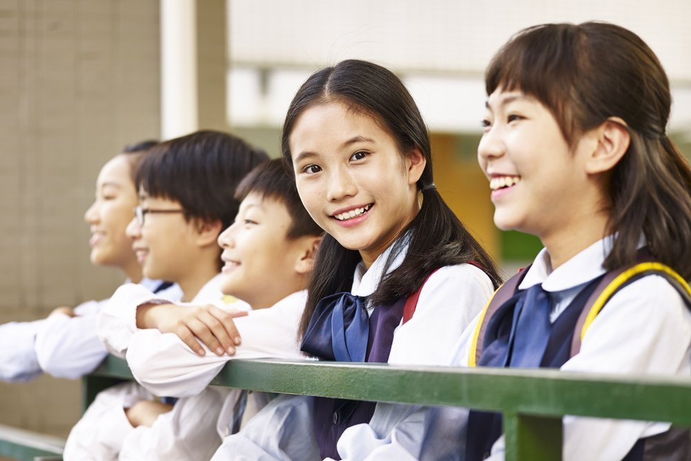 Японские и корейские школьники: школа — самое романтичное место