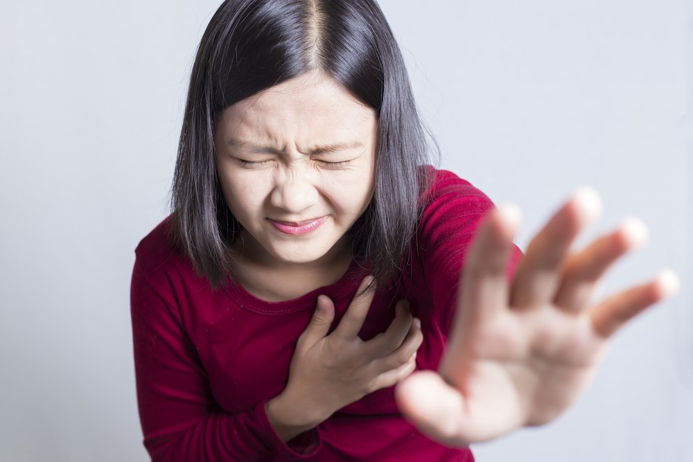 Опасный симптом: сильная боль в грудной клетке