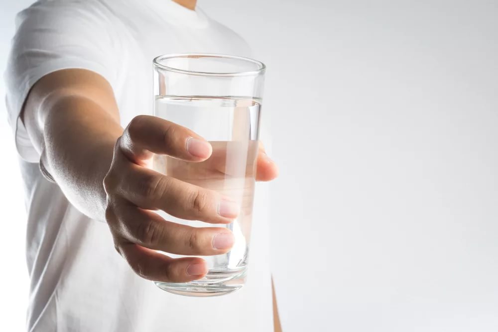 Тезис 4: Во время нагрузки нужно пить как можно больше воды