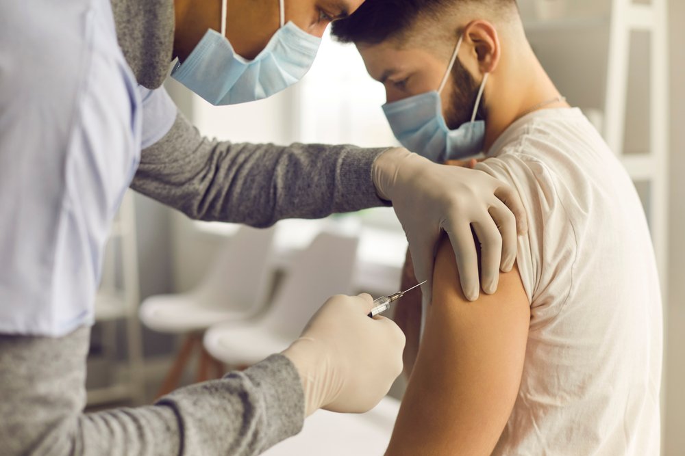 Влияют ли прививки от ковида на мужскую фертильность?