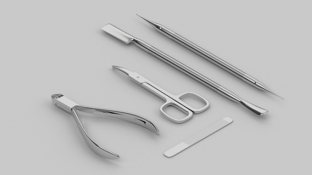 Правильные инструменты для обработки ногтей