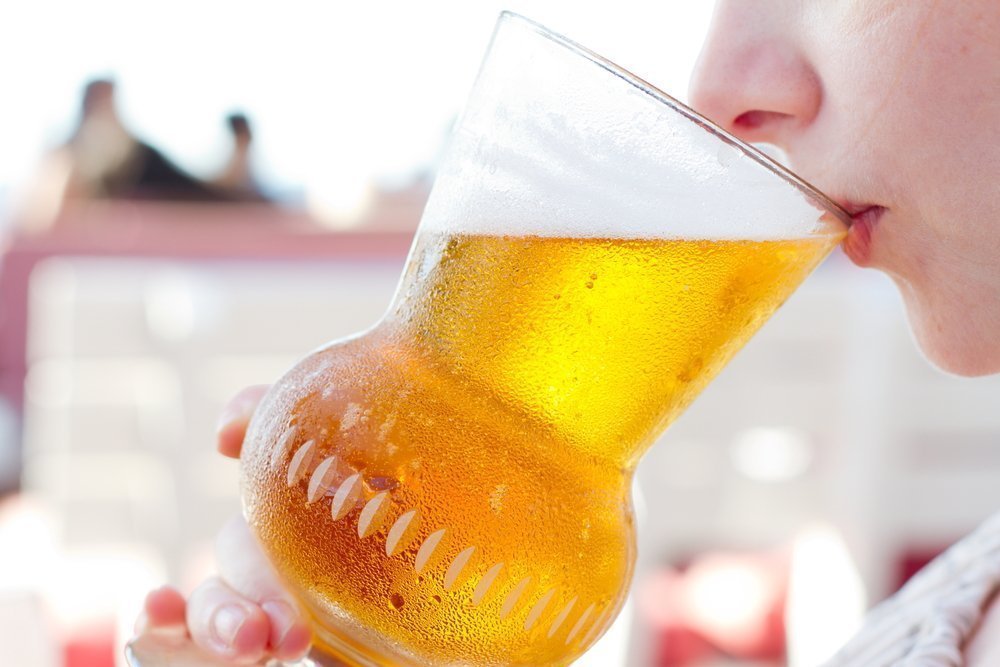 Так ли безопасно употребление безалкогольного пива в период вынашивания малыша?
