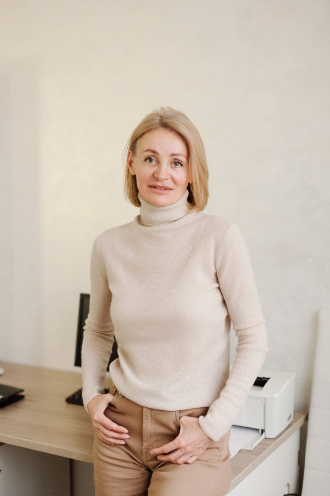 Лилия Гладких, клинический психолог, кризисный и семейный психолог, специалист по психосоматике и зависимому поведению, гипнотерапевт