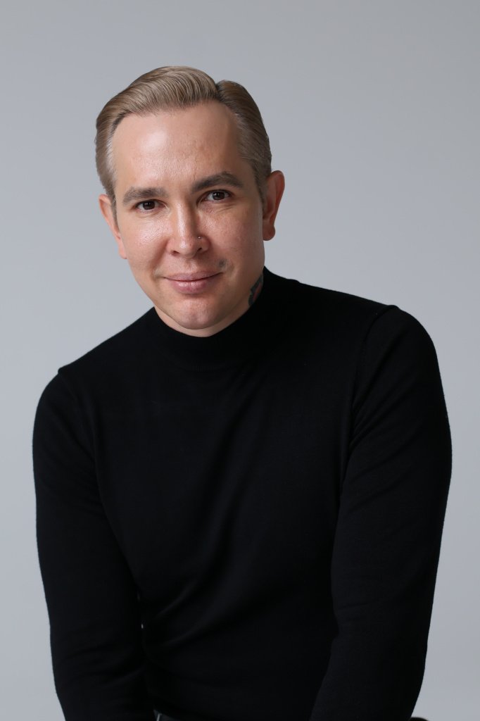 Юрий Мезенцев, врач-косметолог, геронтолог, преподаватель-исследователь, спикер международных конгрессов по косметологии