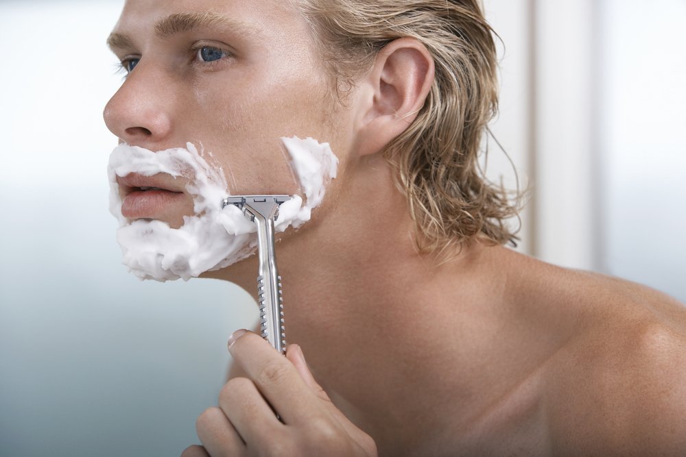 Как девушки бреют мужчин