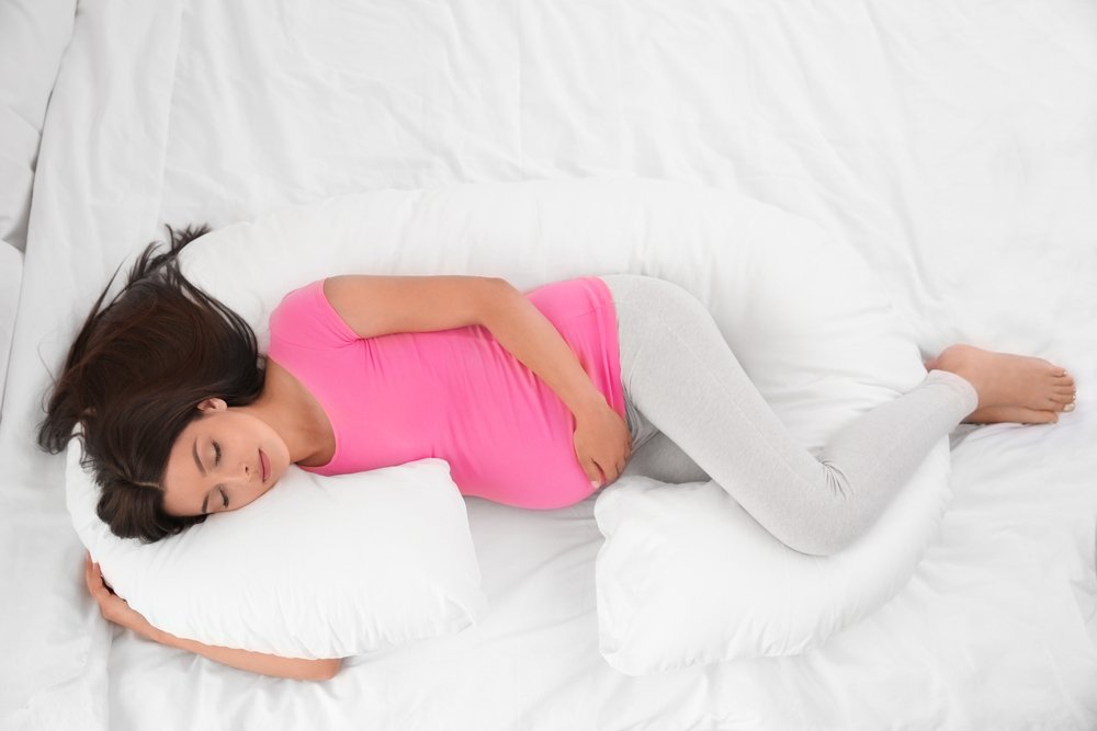 Какие бывают подушки для беременных и как их выбирать?
