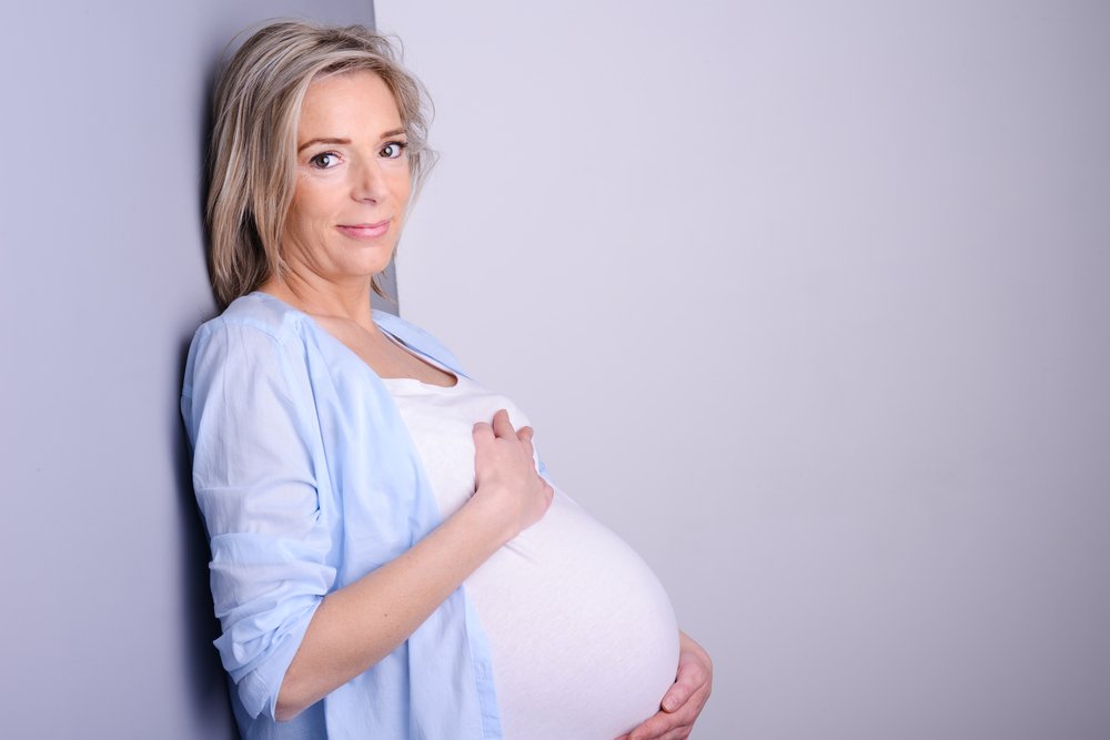 Чем опасна поздняя беременность