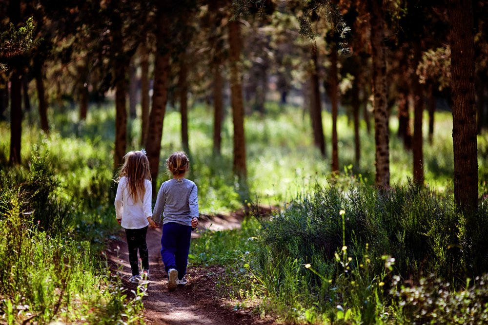 С какого возраста ребёнок готов гулять один?