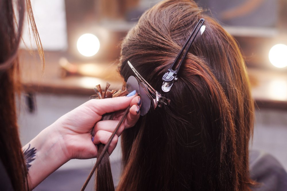 Горячее наращивание волос в салоне