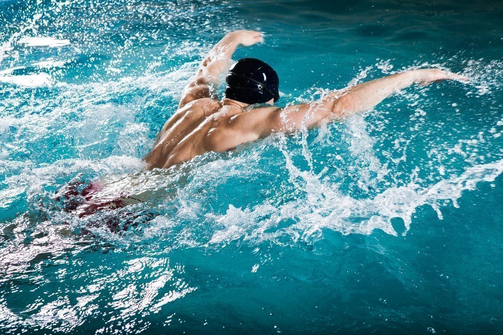 Фитнес-тренировки в бассейне: основные правила