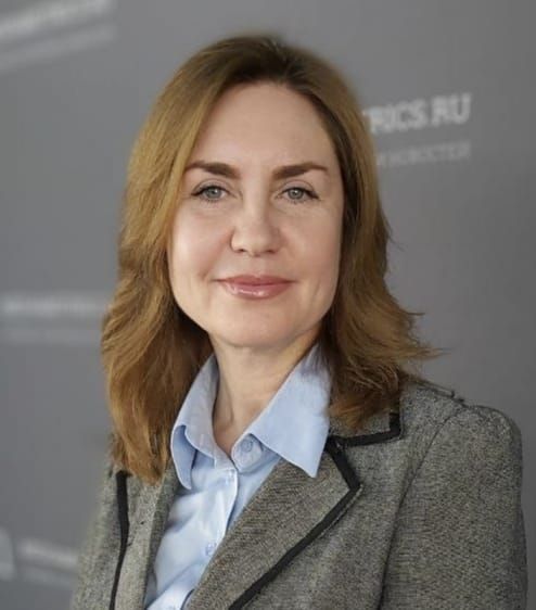 Елена Шураева, врач терапевт, нутрициолог, специалист в области организации здравоохранения и менеджмента медицинских организаций, Член Российского Научного медицинского общества терапевтов, Союза реабилитологов России, Ассоциации врачей и специалистов медицины труда