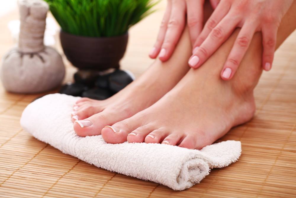 Рецепты красоты: солевые ванны для здоровья ног