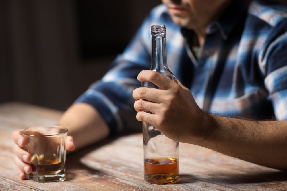 Употребление алкоголя — привычка, приводящая к сердечной недостаточности