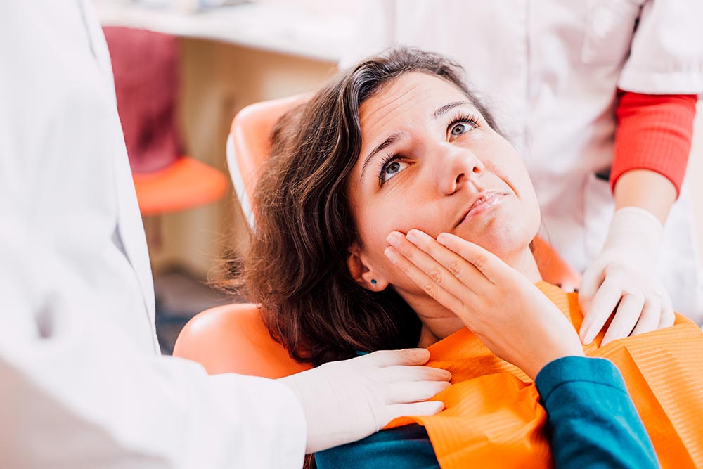 Как стоматологи лечат гиперестезию?